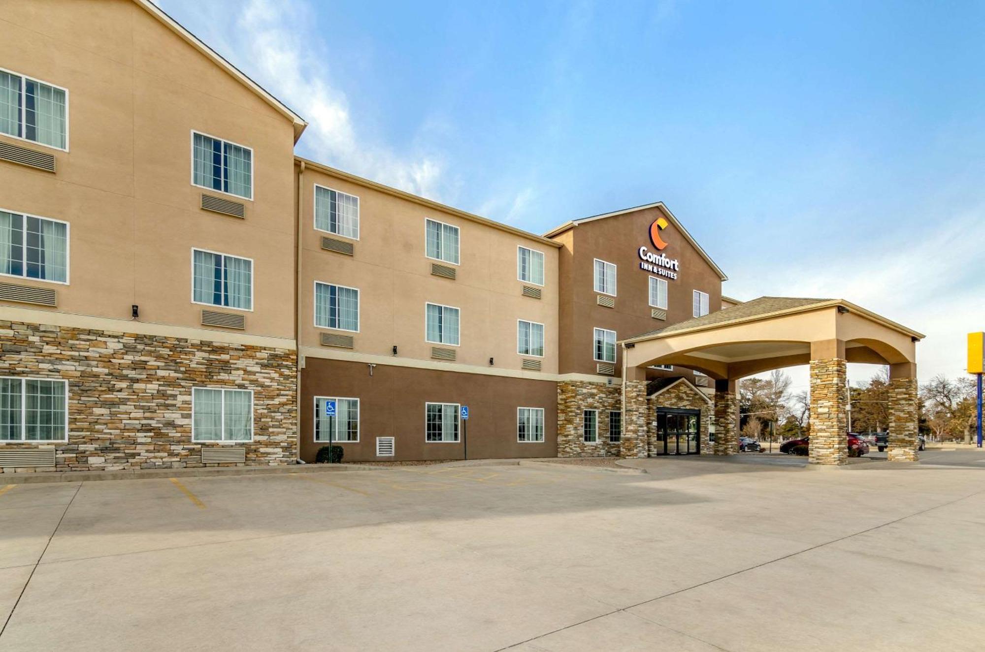 Comfort Inn & Suites Near Bethel College Newton Buitenkant foto